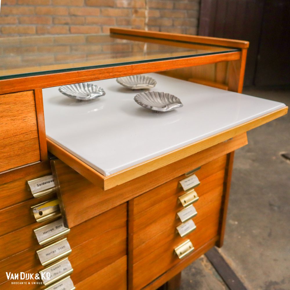 Vintage toonbank met lades - Afbeelding 5