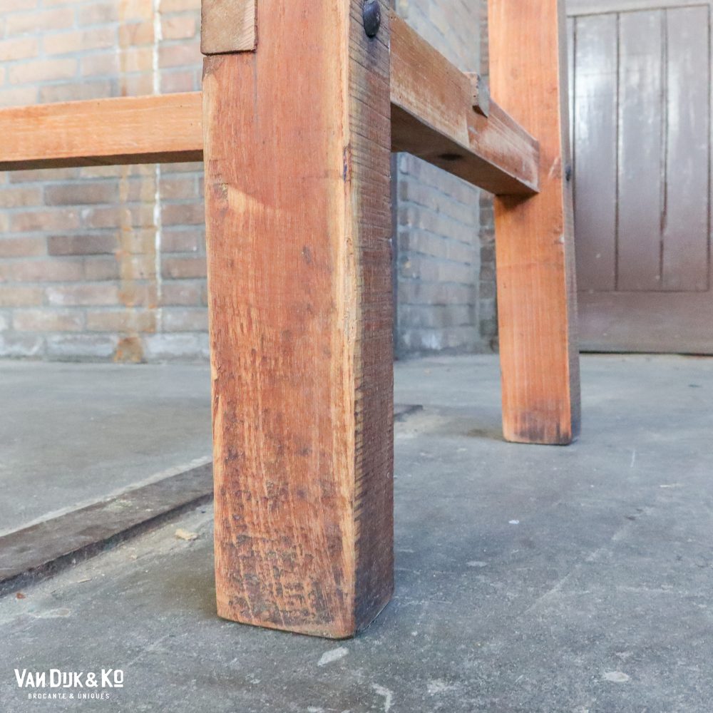Houten tafel - Afbeelding 8