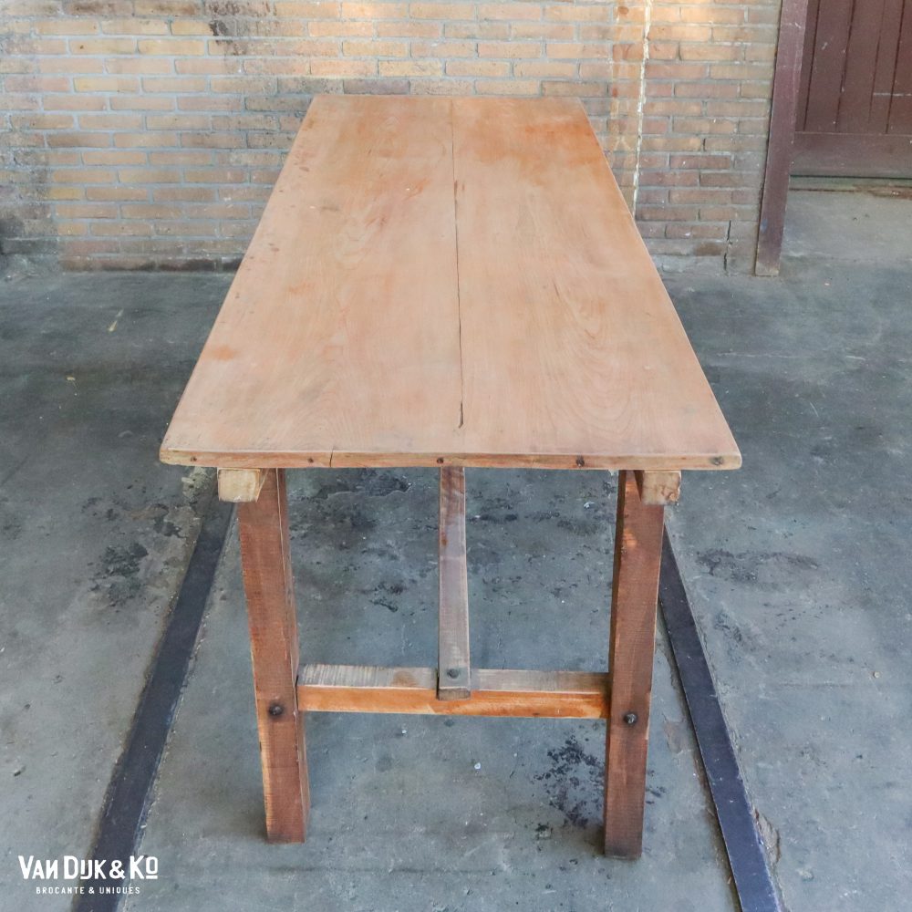 Houten tafel - Afbeelding 3