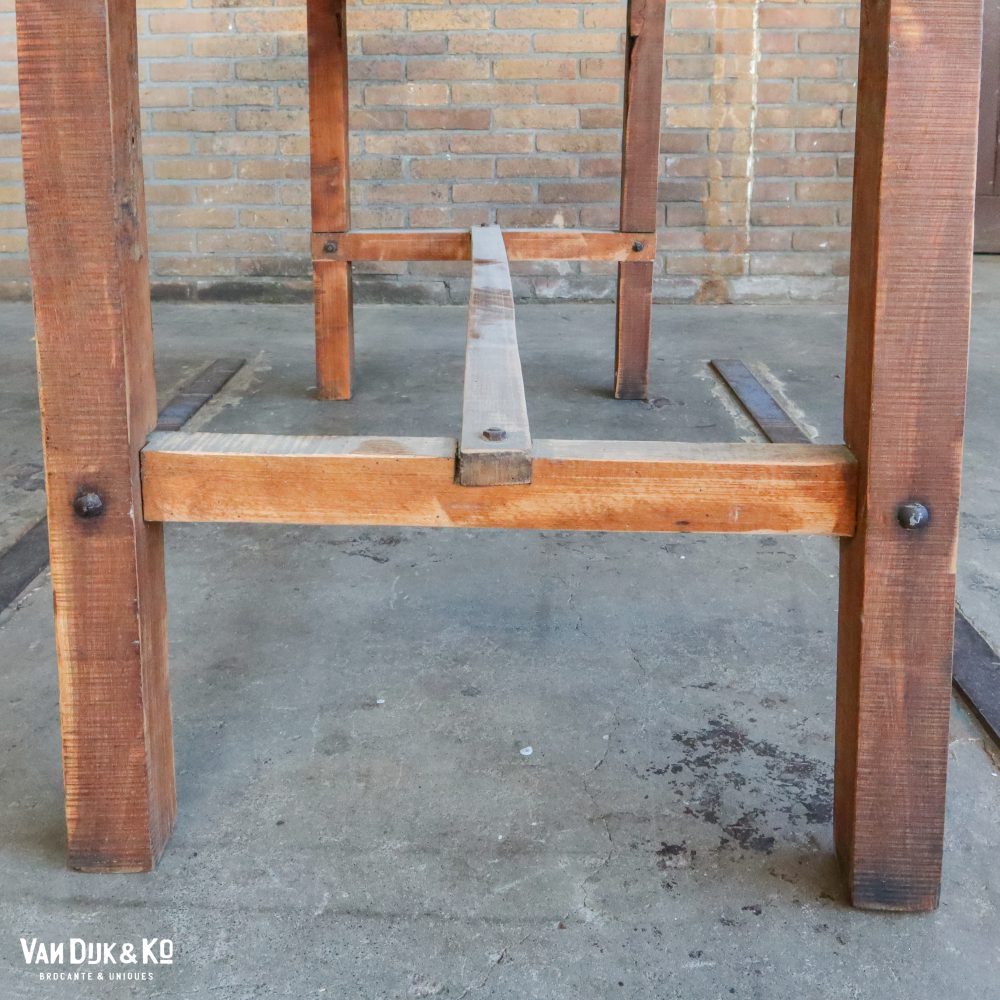 Houten tafel - Afbeelding 7