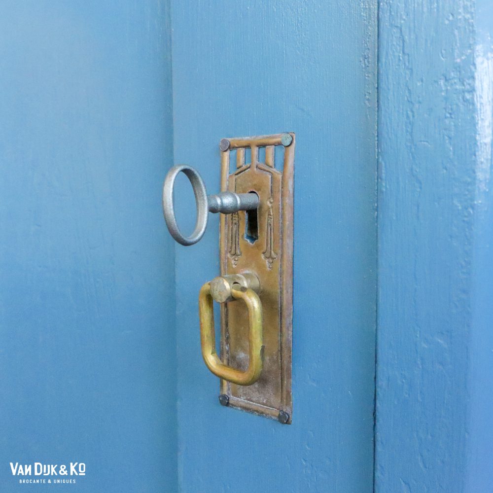 Blauwe eendeurs linnenkast - Afbeelding 6