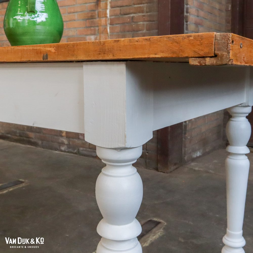 Landelijke houten tafel - Afbeelding 9