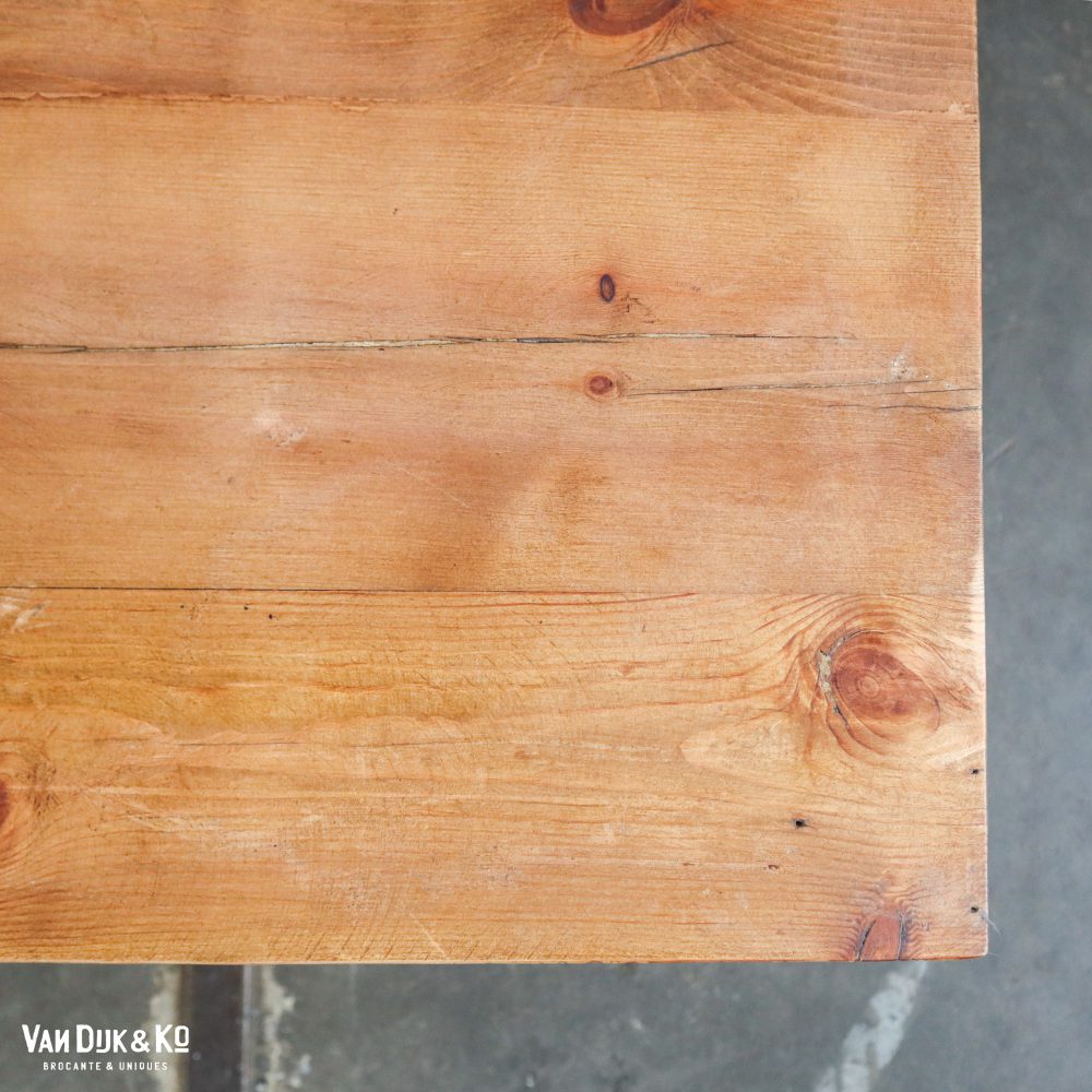 Robuuste houten tafel - Afbeelding 5