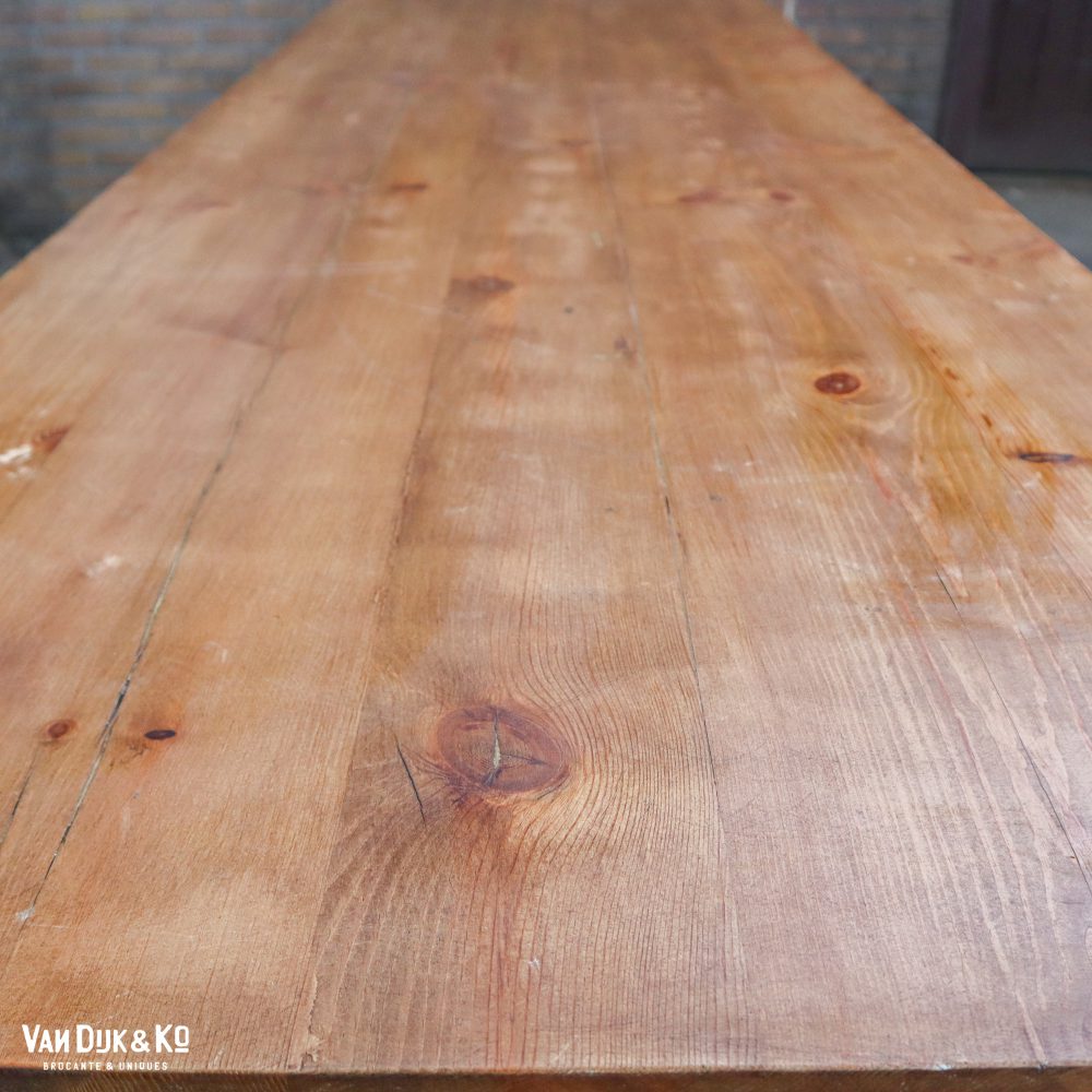 Robuuste houten tafel - Afbeelding 4