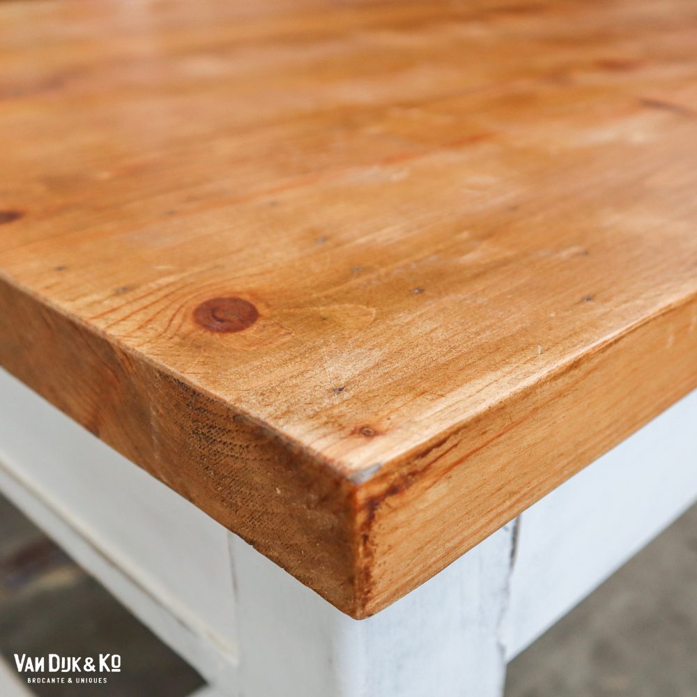 Robuuste houten tafel - Afbeelding 6