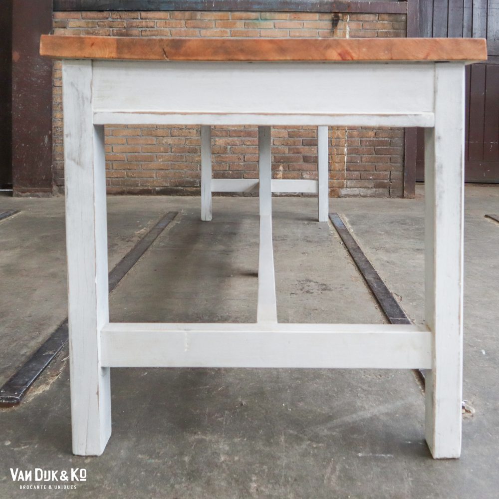Robuuste houten tafel - Afbeelding 7