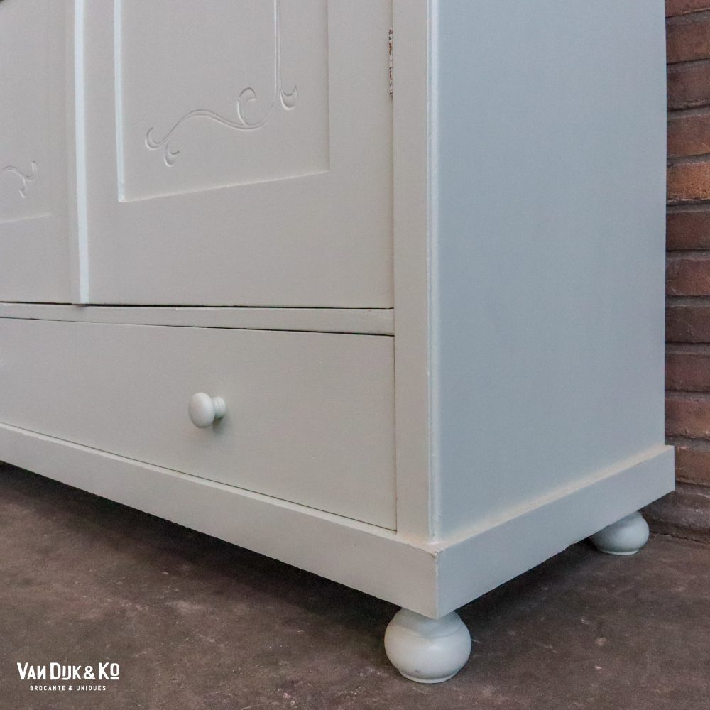Brocante linnenkast met bloemen - Afbeelding 10