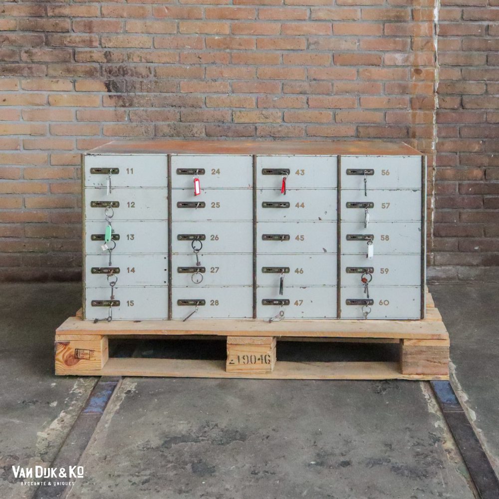 Vintage kluis met 20 deurtjes - Afbeelding 3