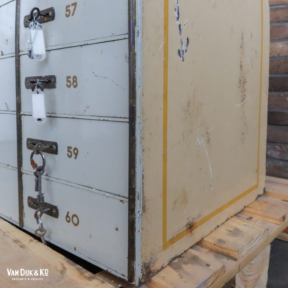 Vintage kluis met 20 deurtjes - Afbeelding 10