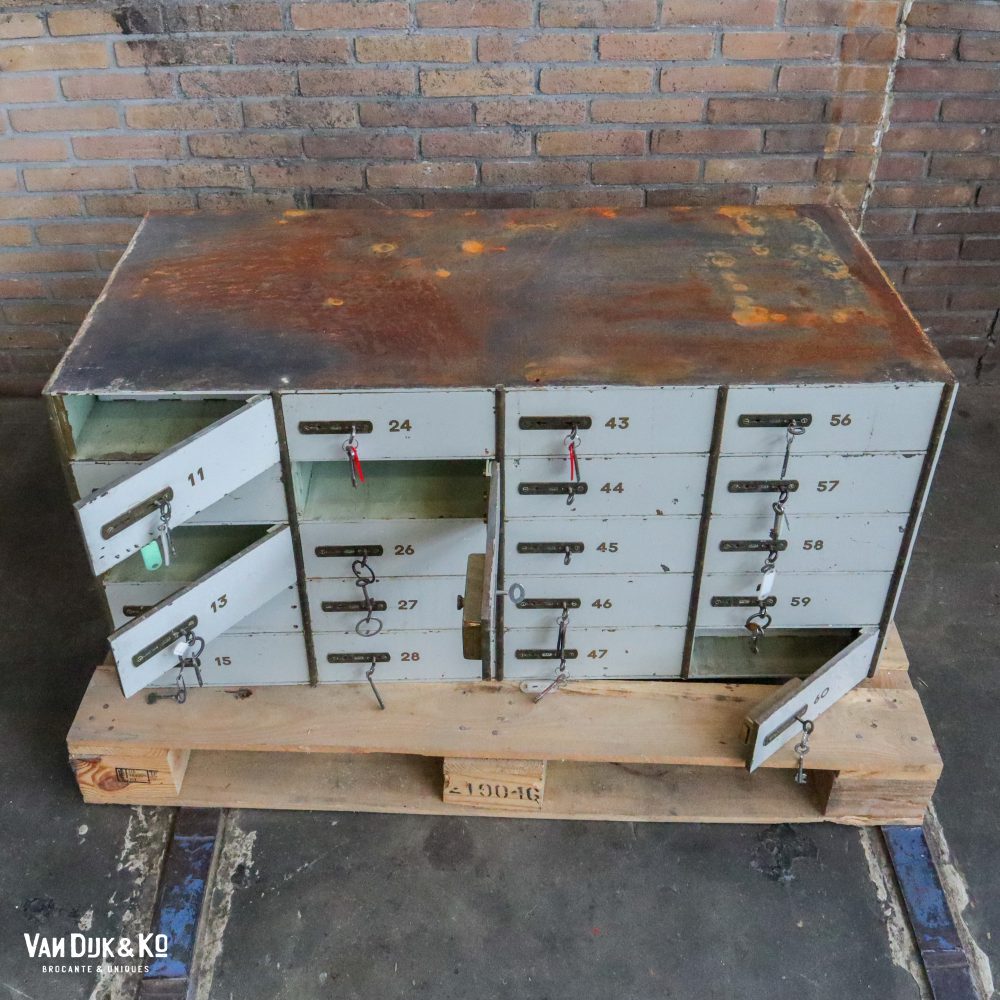 Vintage kluis met 20 deurtjes - Afbeelding 6