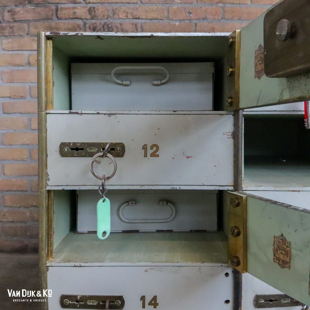 Vintage kluis met 20 deurtjes - Afbeelding 11