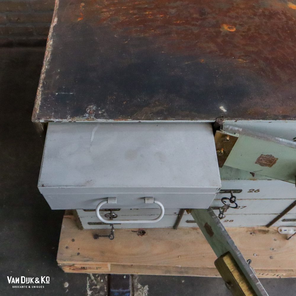 Vintage kluis met 20 deurtjes - Afbeelding 7