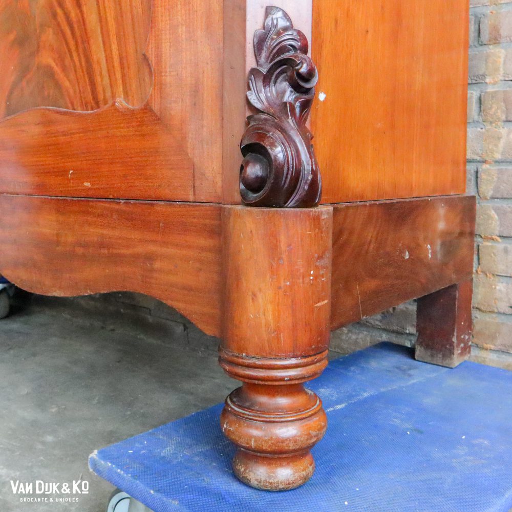 Biedermeier linnenkast met kuif - demontabel - Afbeelding 16