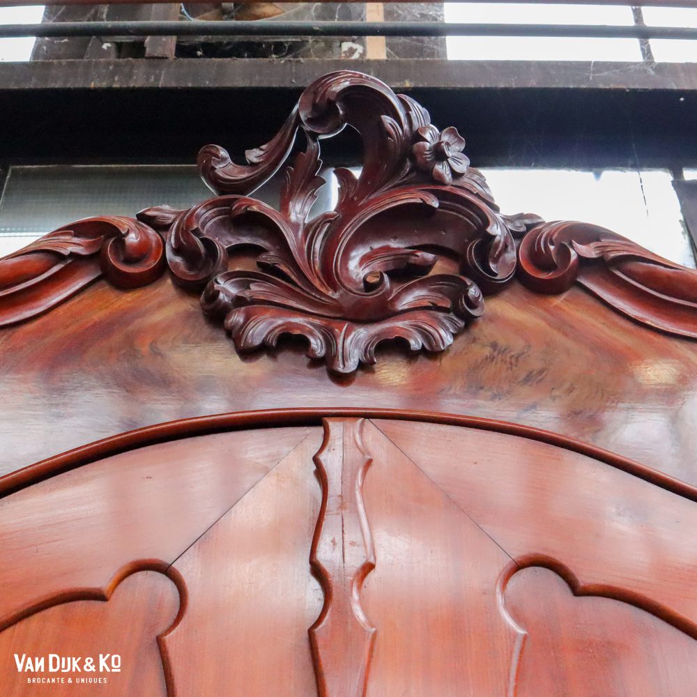 Biedermeier linnenkast met kuif - demontabel - Afbeelding 9