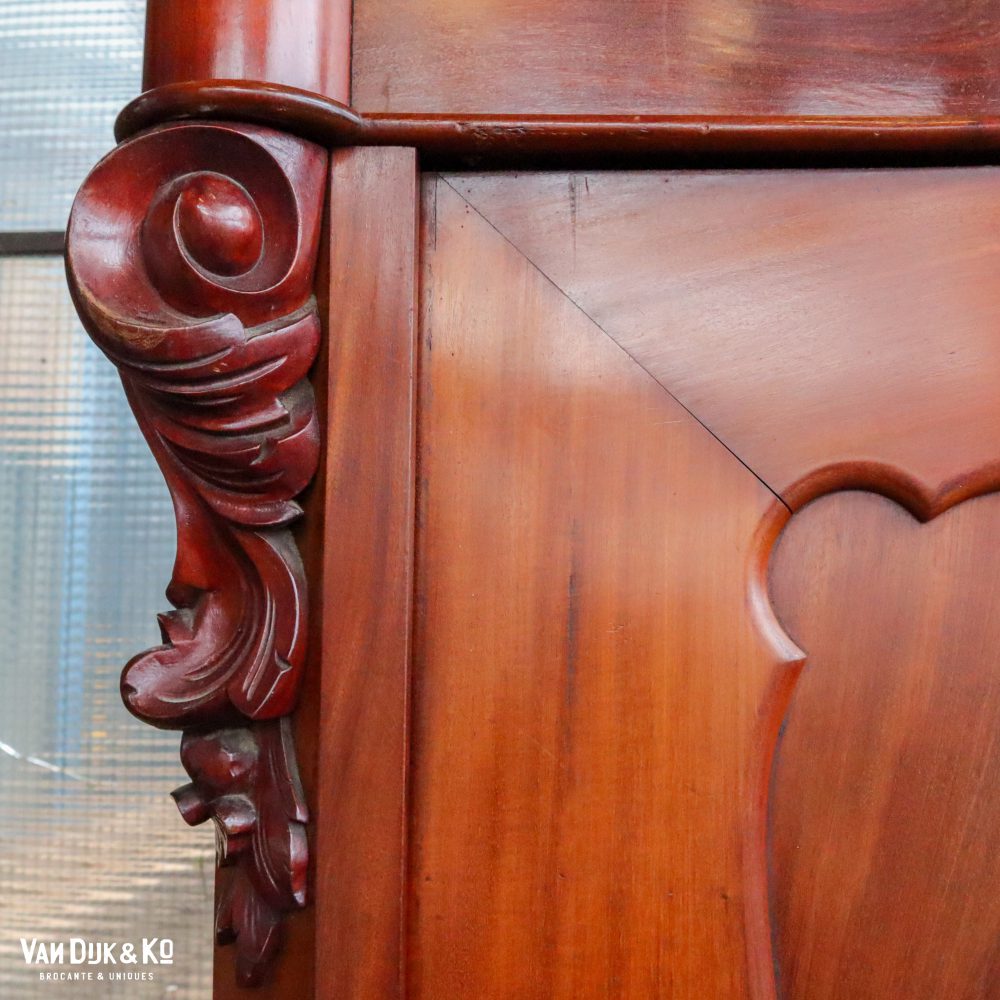 Biedermeier linnenkast met kuif - demontabel - Afbeelding 11