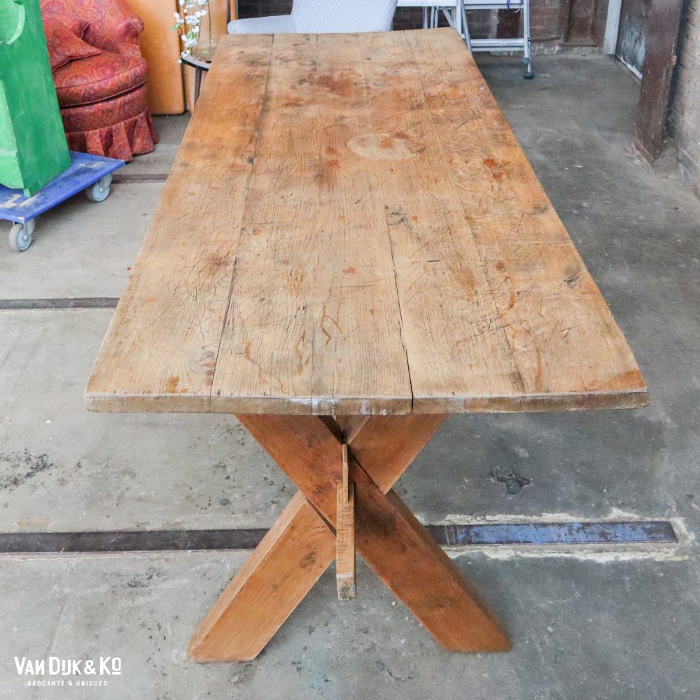 Houten kruispoot tafel - Afbeelding 4