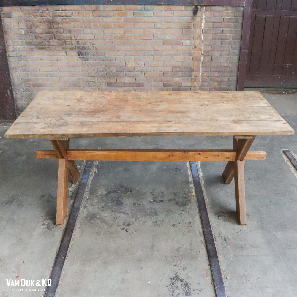 Houten kruispoot tafel - Afbeelding 3