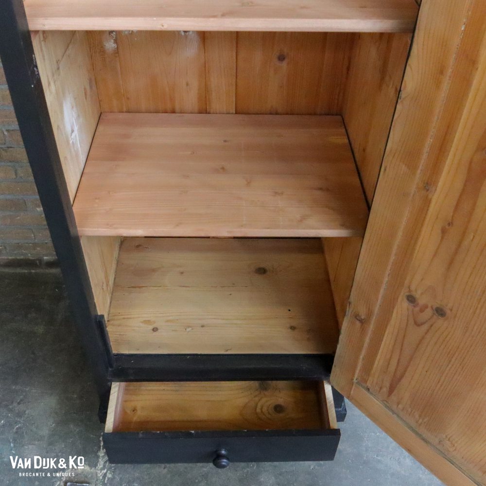 Zwarte eendeurs kast - Afbeelding 5