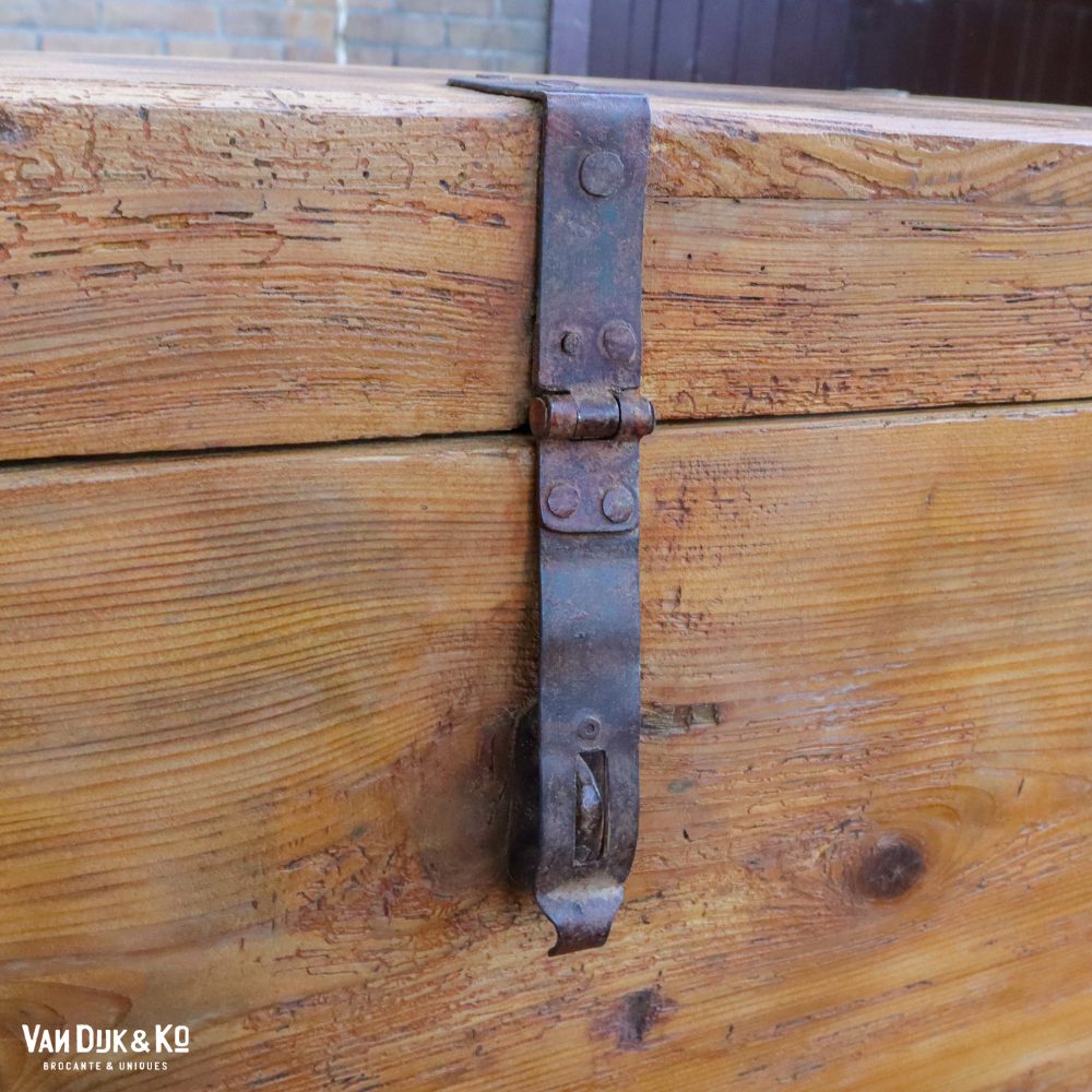 Grote brocante kist - Afbeelding 11