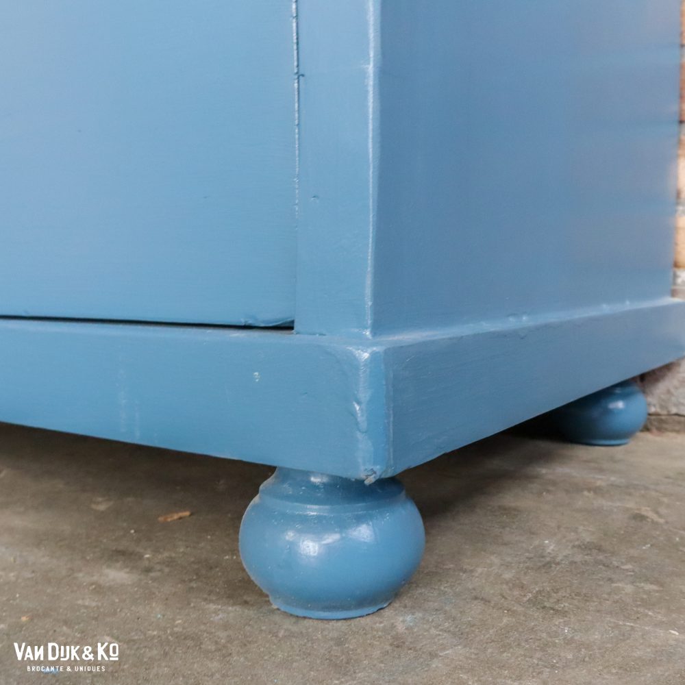 Blauwe eendeurs vitrinekast - Afbeelding 7