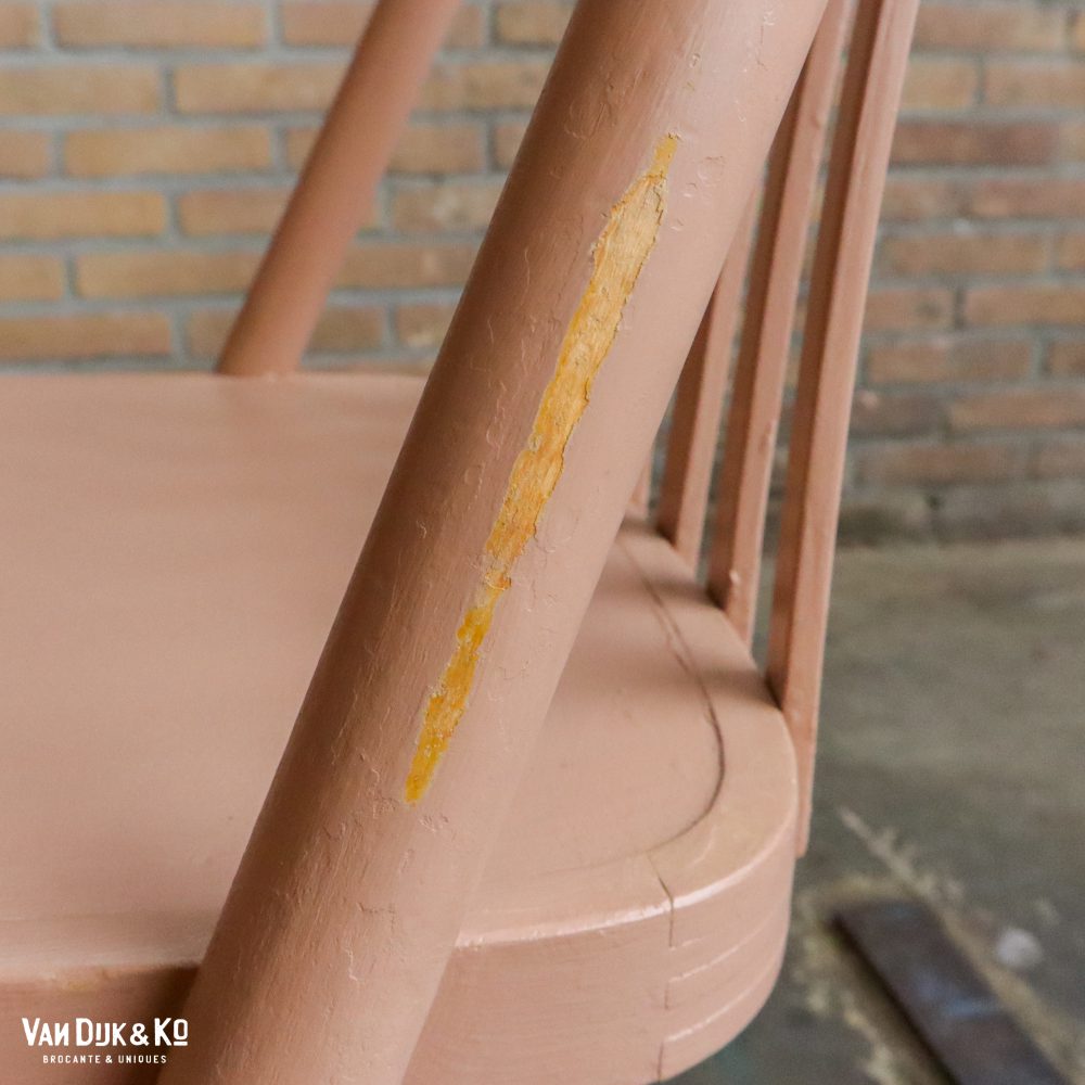 Leverkleurige houten stoeltjes - Afbeelding 9