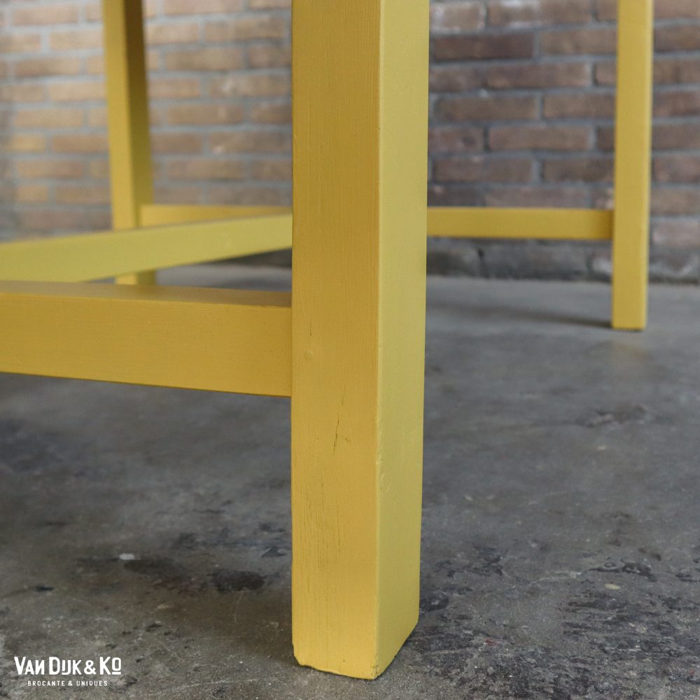 Houten tafel - geel onderstel - Afbeelding 8