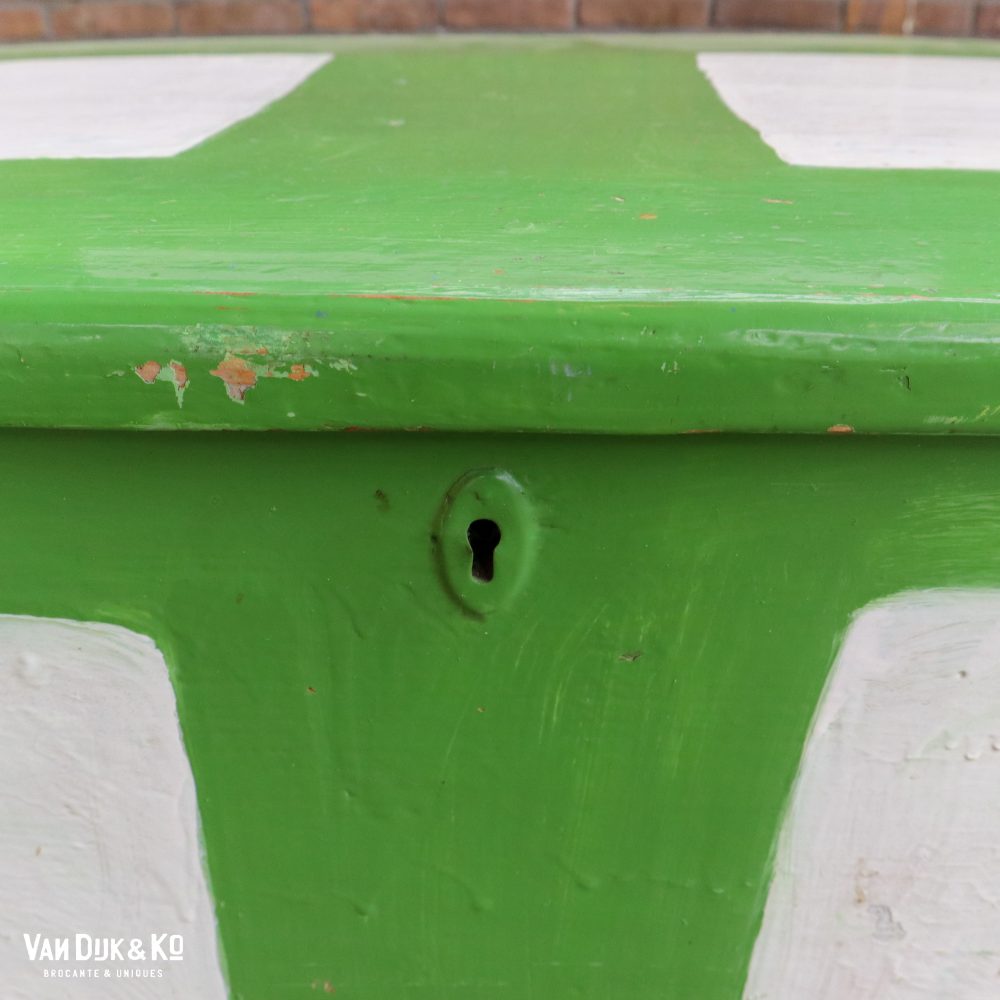 Beschilderde groene klepbank - Afbeelding 8