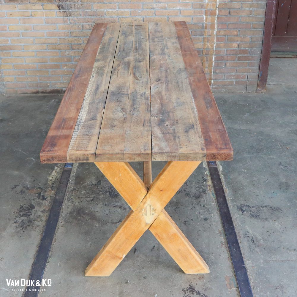 Houten kruispoot tafel - Afbeelding 3