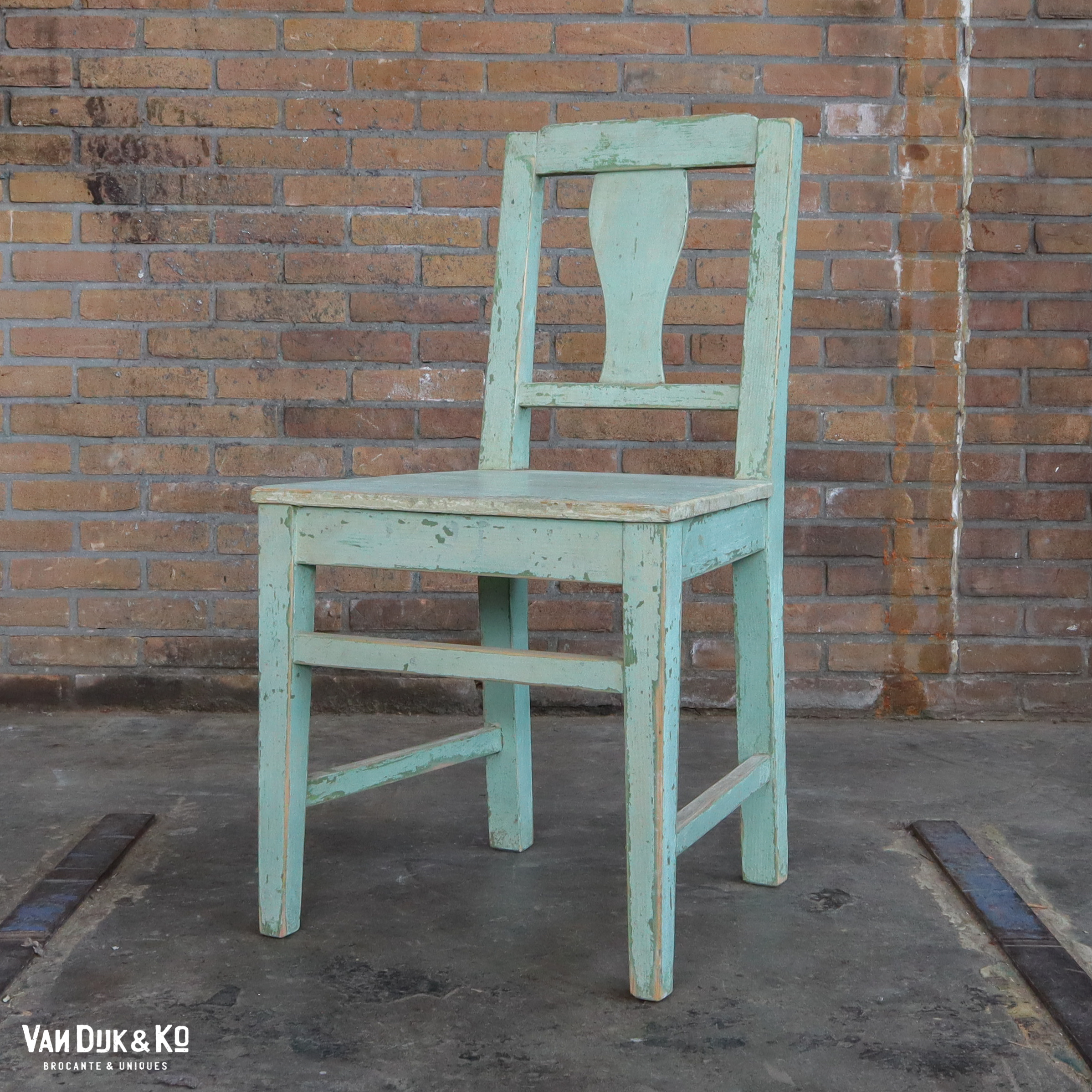 bijvoeglijk naamwoord elegant Gering Houten brocante stoelen » Van Dijk & Ko
