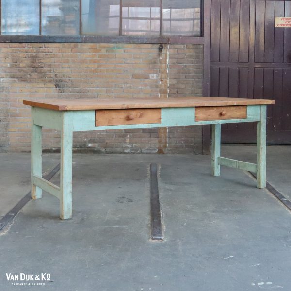 Brocante tafel met lades