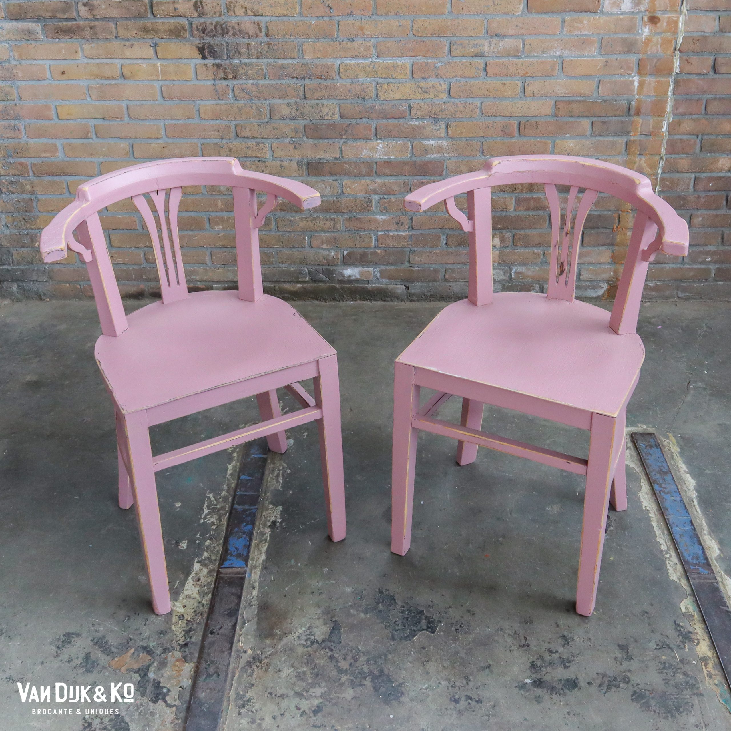 in verlegenheid gebracht Bestrooi voor mij Brocante roze stoelen » Van Dijk & Ko