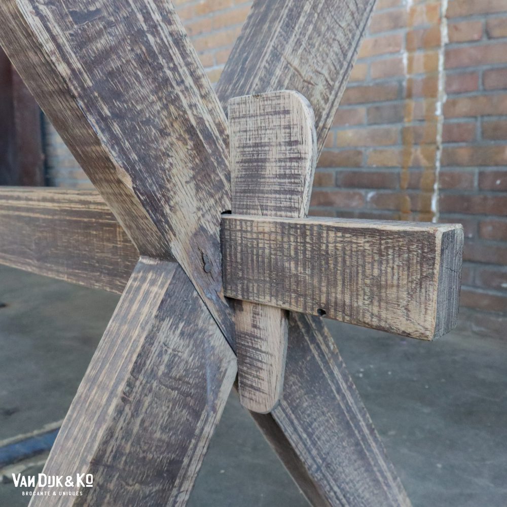 Houten kruispoottafel - Afbeelding 5