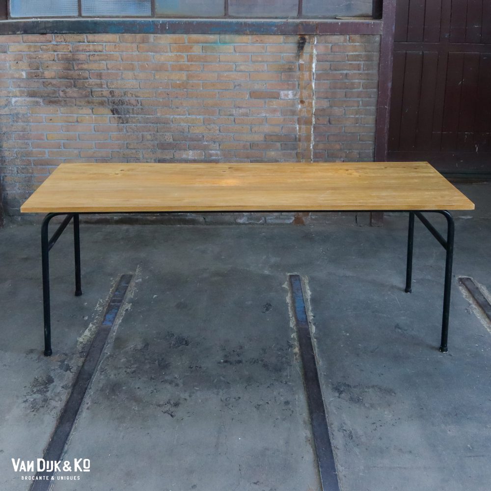 Tafel met zwart metalen frame - Afbeelding 3