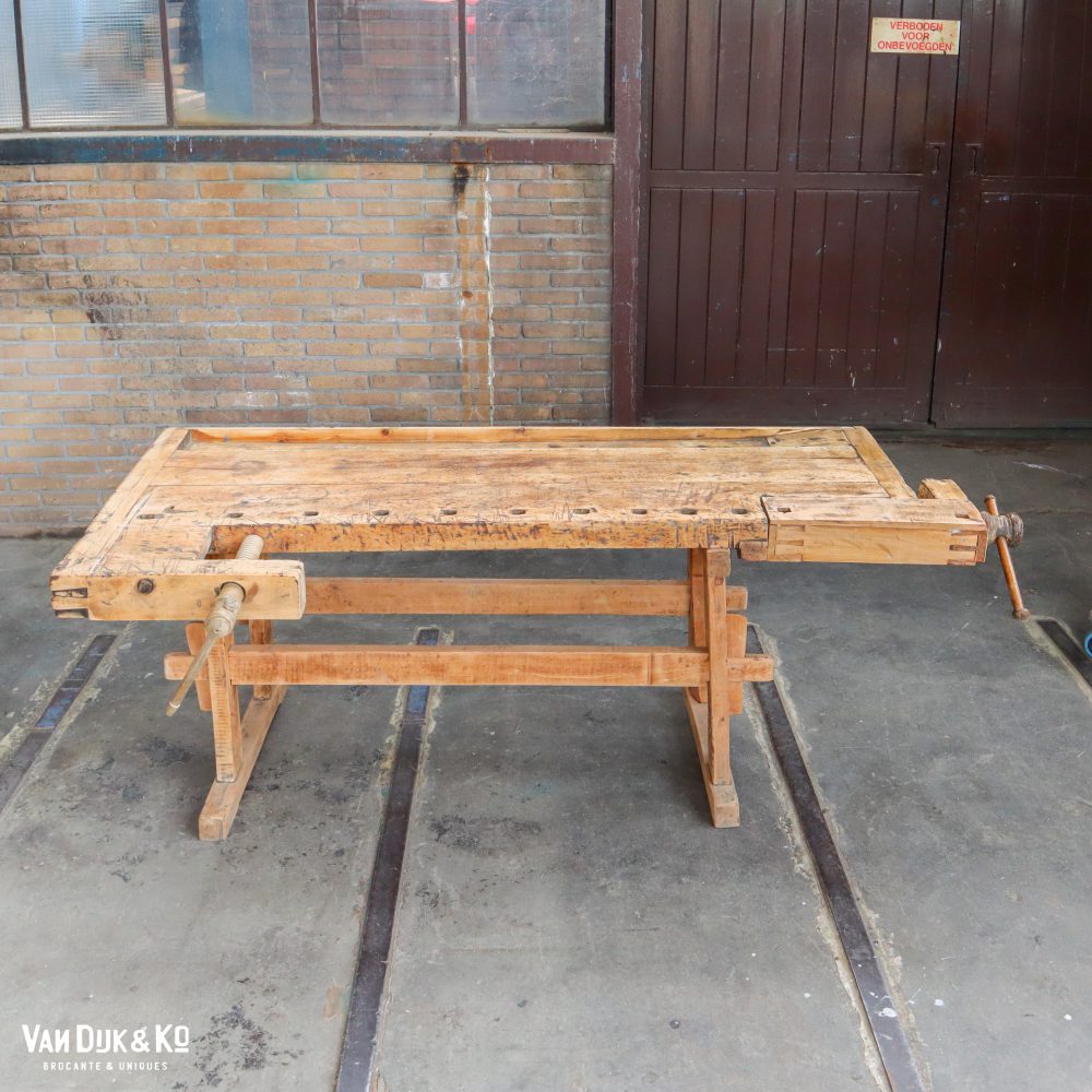 Vintage werkbank met bankschroeven - Afbeelding 3