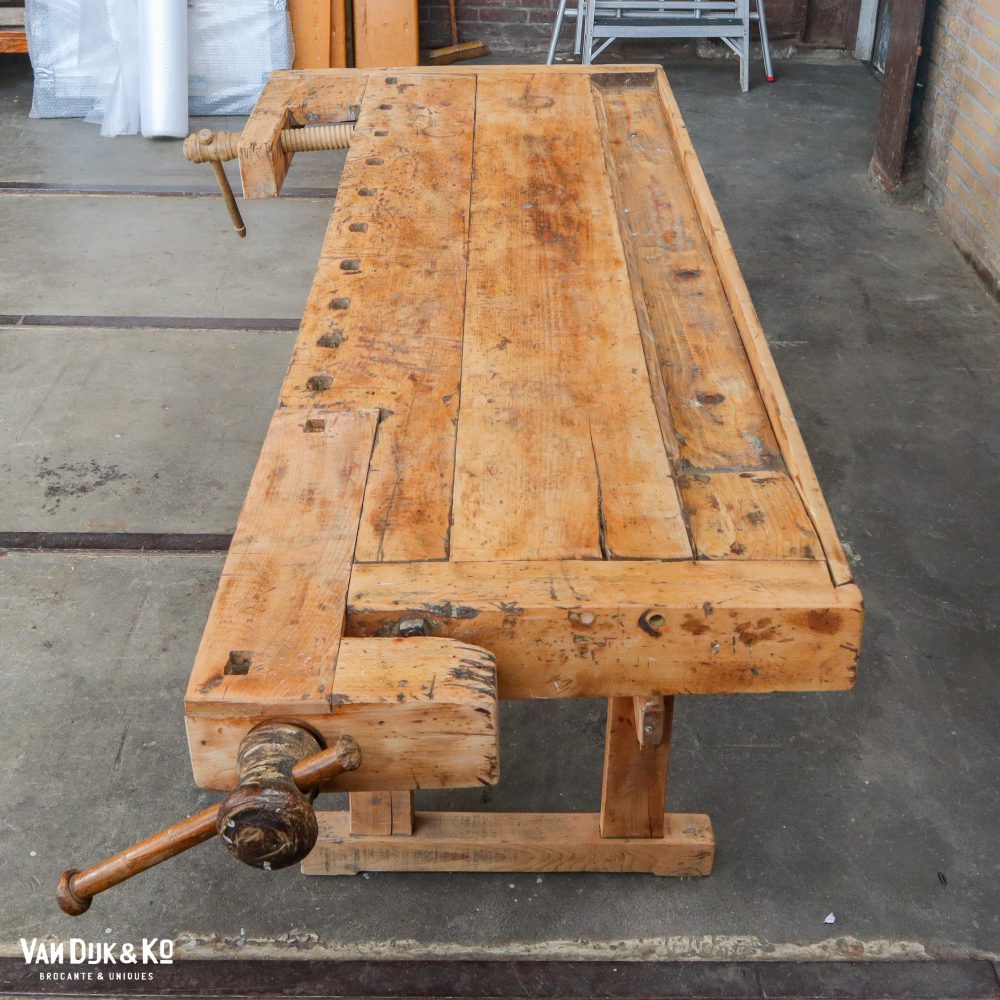 Vintage werkbank met bankschroeven - Afbeelding 4