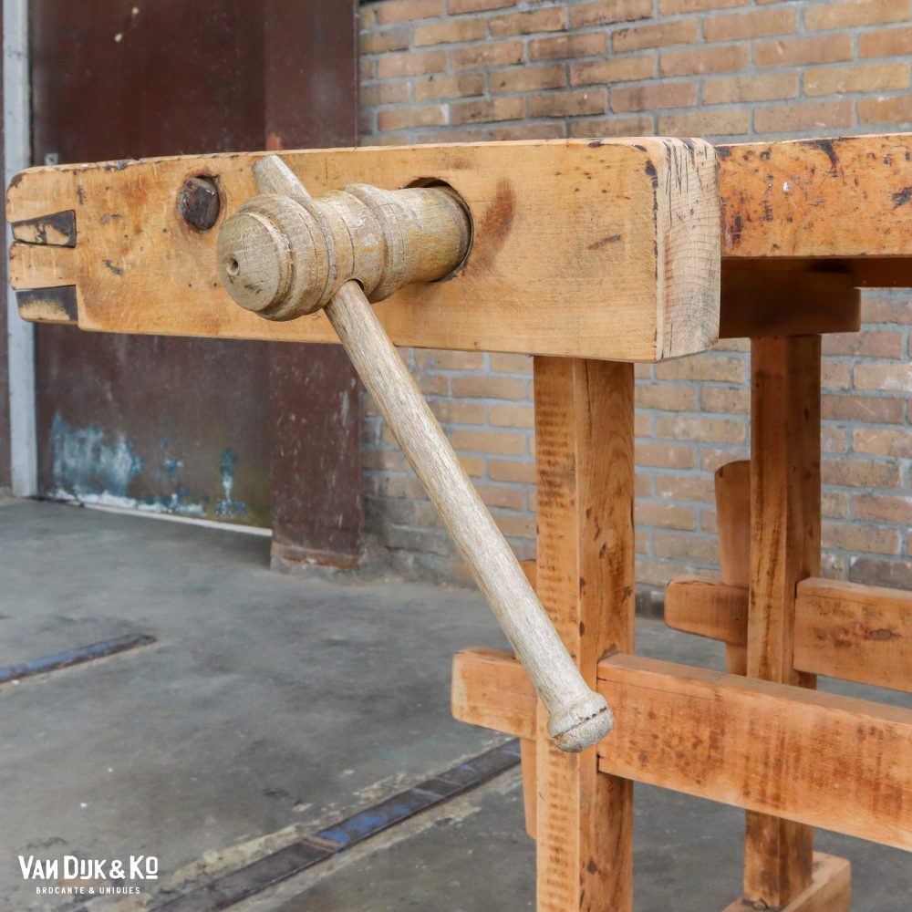 Vintage werkbank met bankschroeven - Afbeelding 8