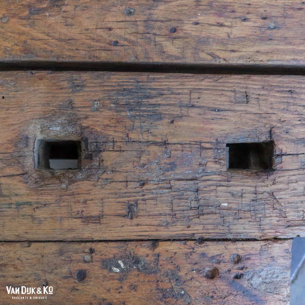 Oude werkbank met bankschroeven - Afbeelding 4