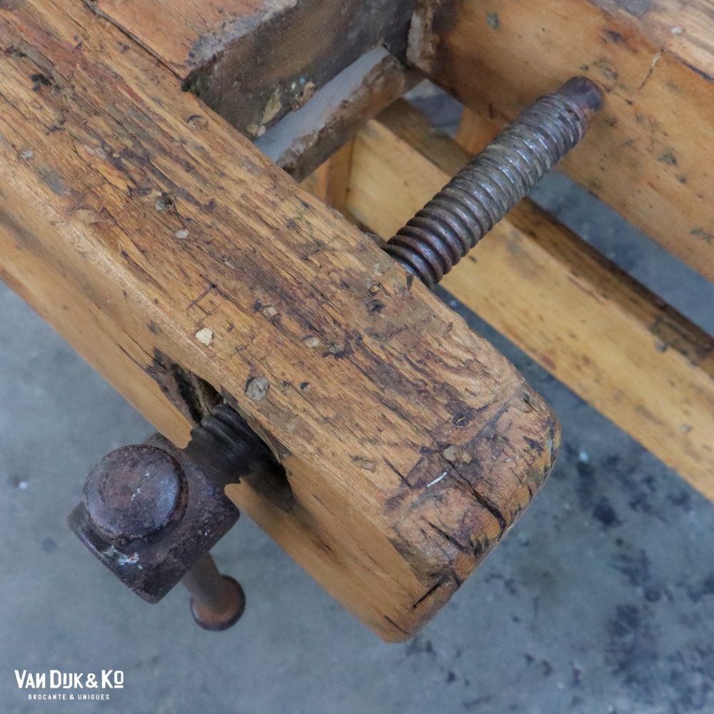 Oude werkbank met bankschroeven - Afbeelding 6