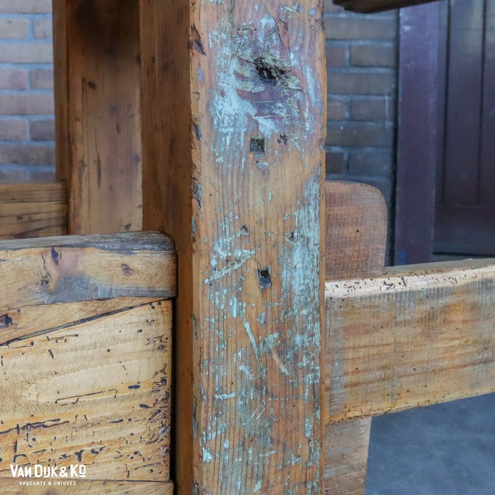 Oude werkbank met bankschroeven - Afbeelding 12
