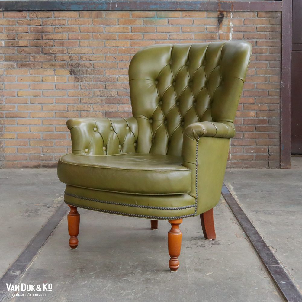 Groen leren fauteuil (mancave)