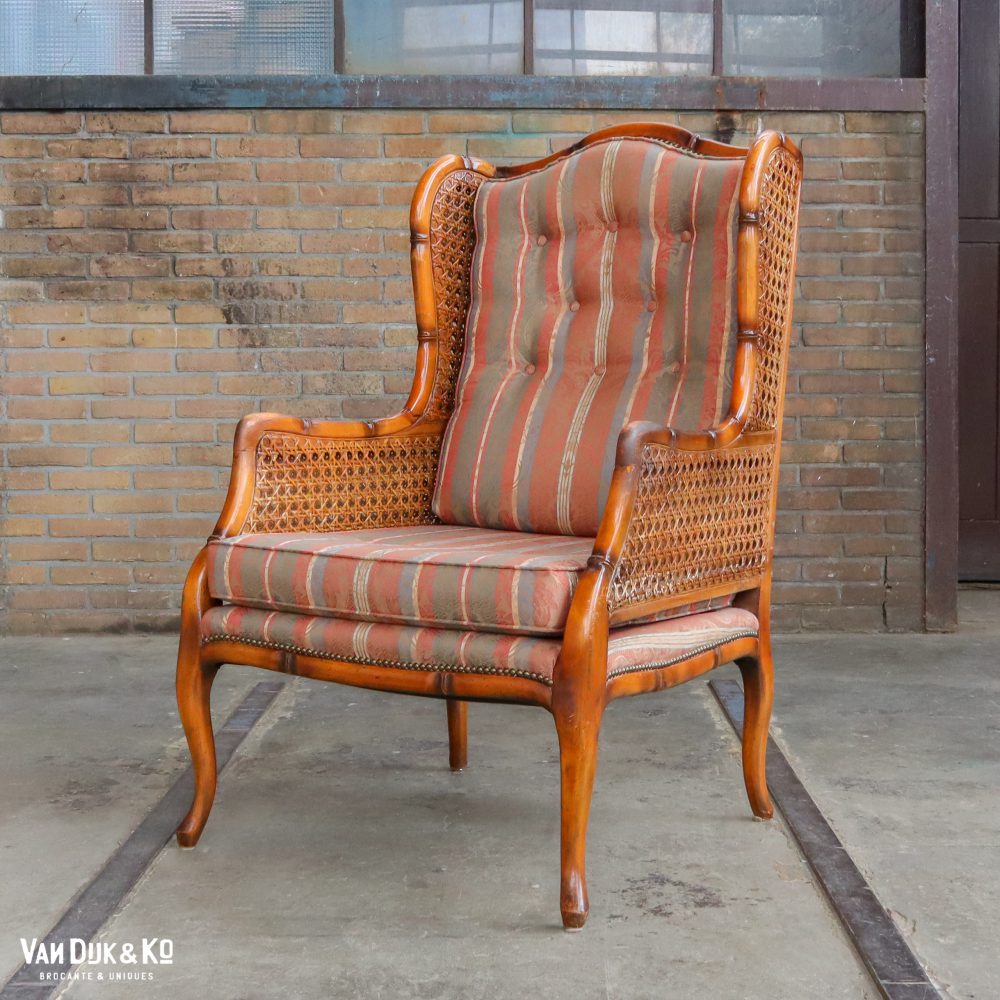 Vintage fauteuil met rotan