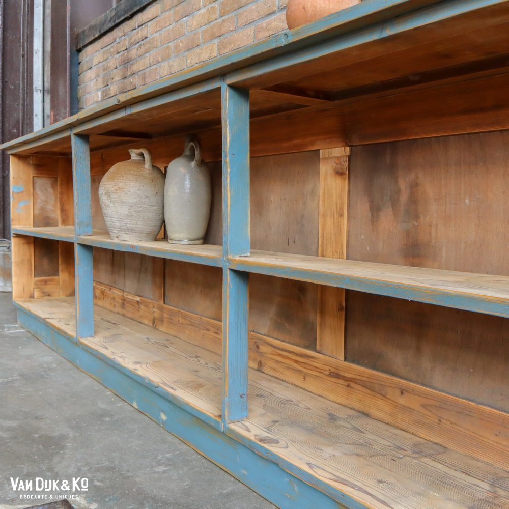 Verweerde houten toonbank - Afbeelding 8