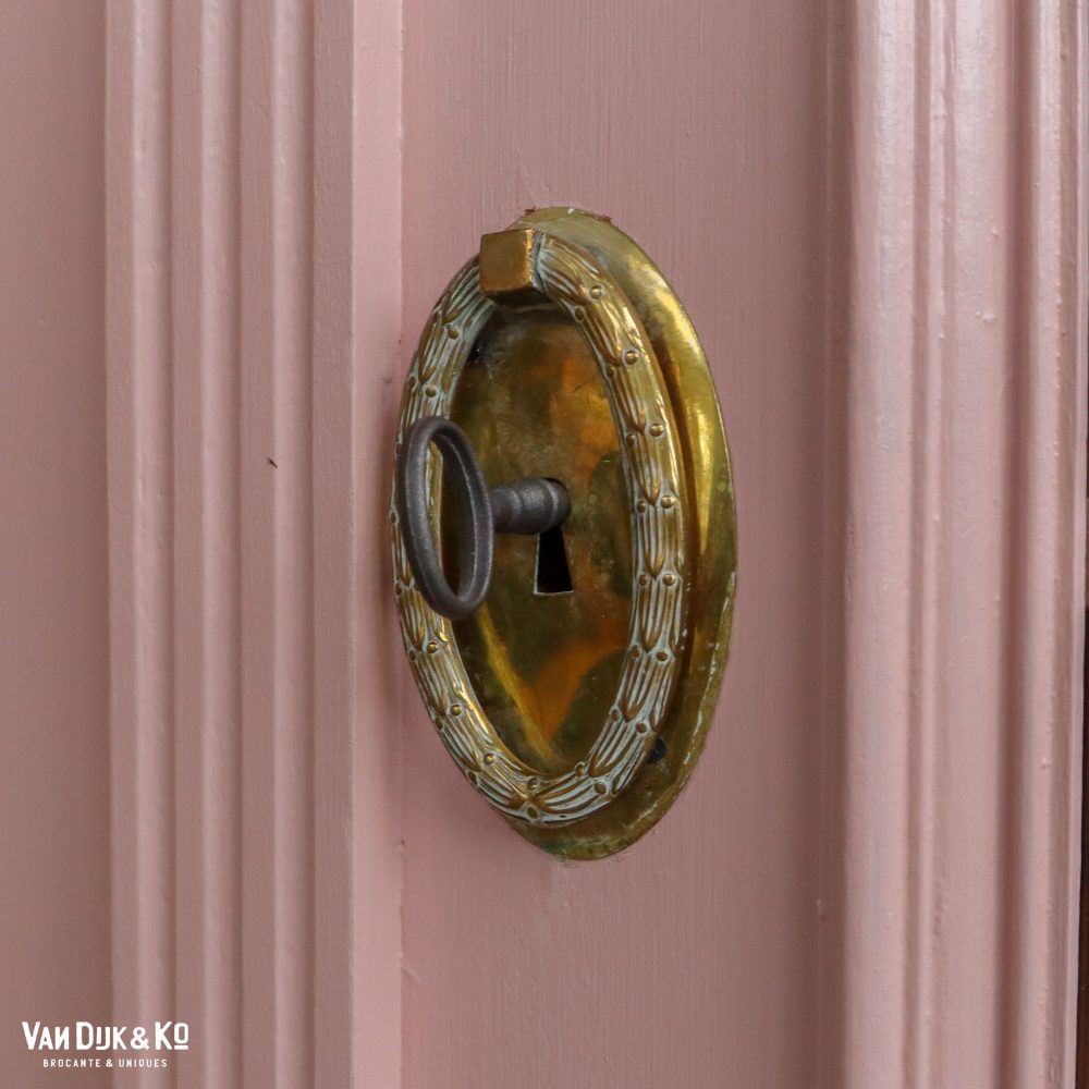 Roze vitrinekast - Afbeelding 10
