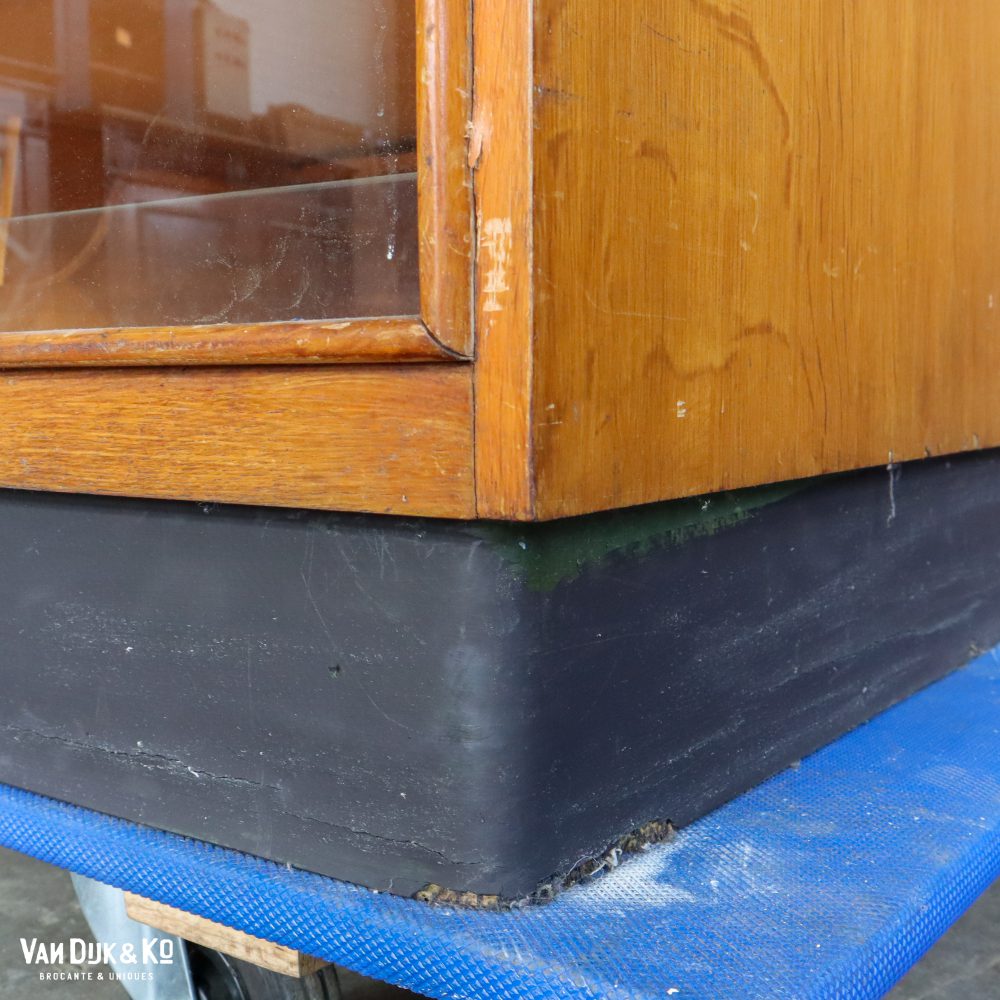 Toonbank met glas en lades - Afbeelding 14