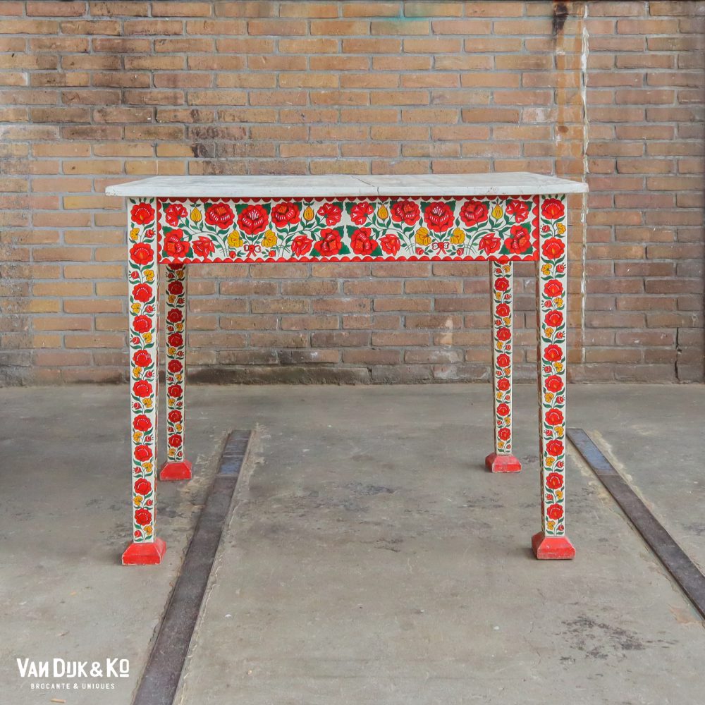Roemeense handbeschilderde tafel