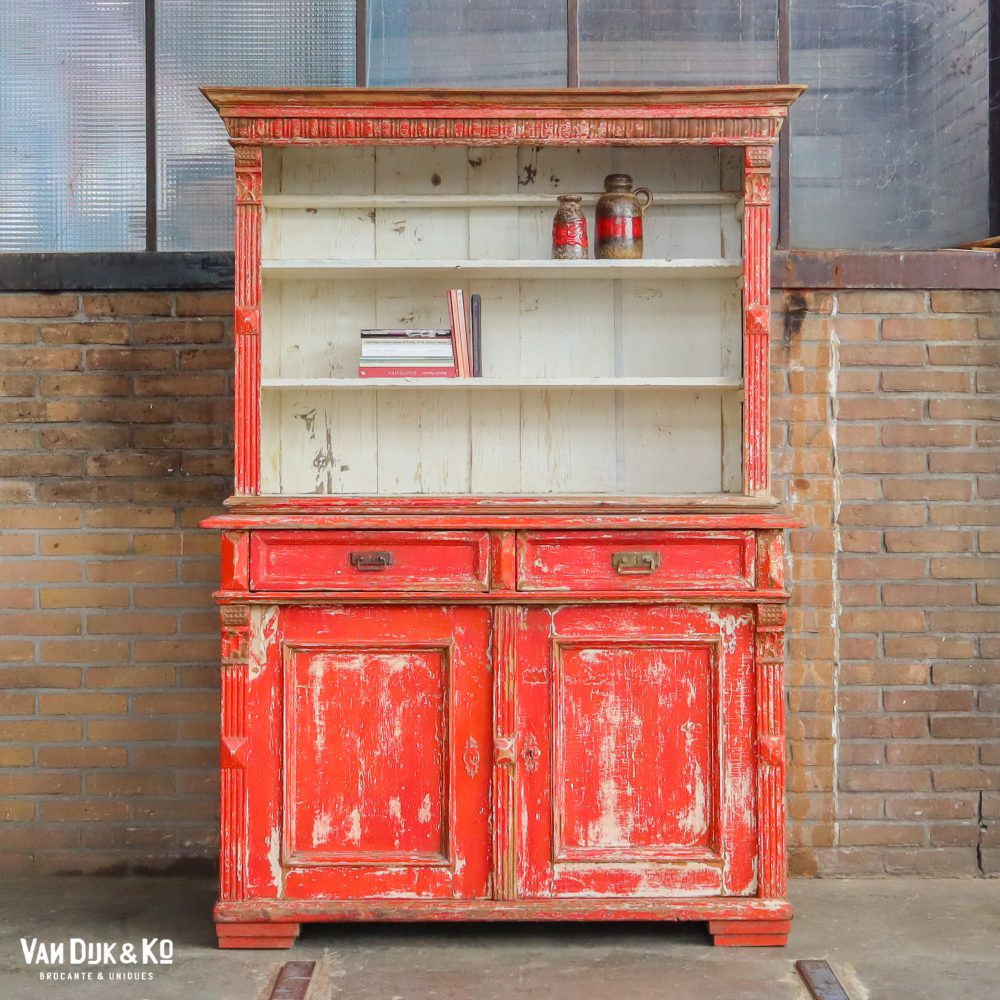 Brocante rode buffetkast