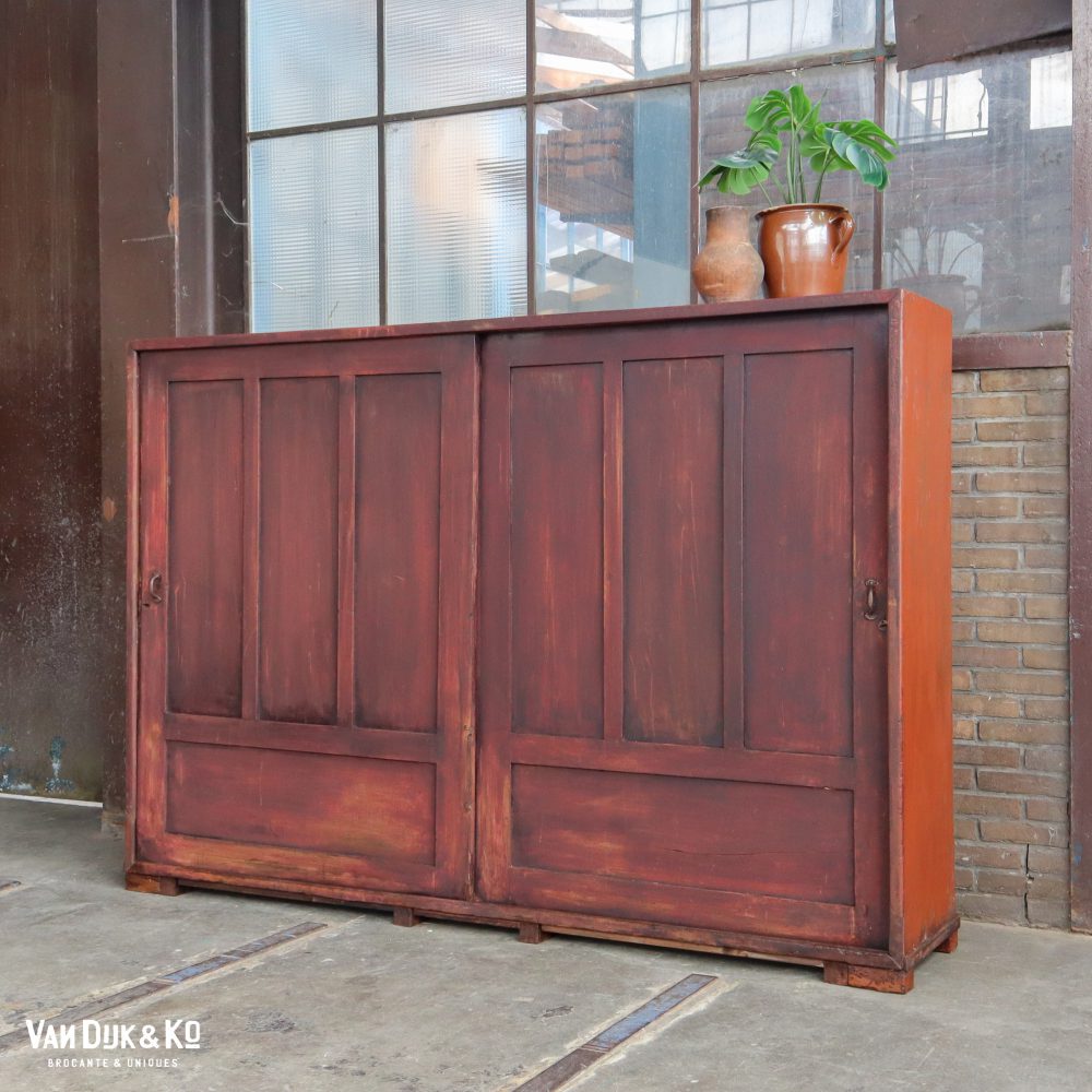 Brocante kast met schuifdeuren - Afbeelding 2