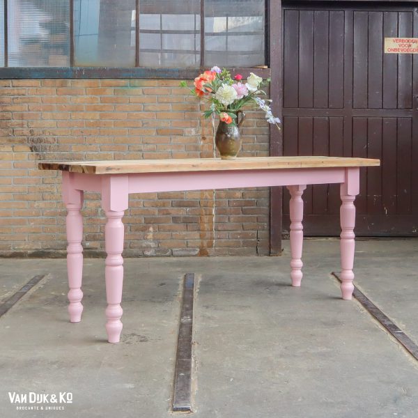 Landelijke tafel - roze onderstel