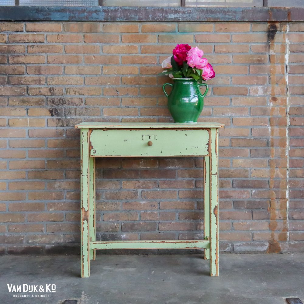 Brocante sidetable