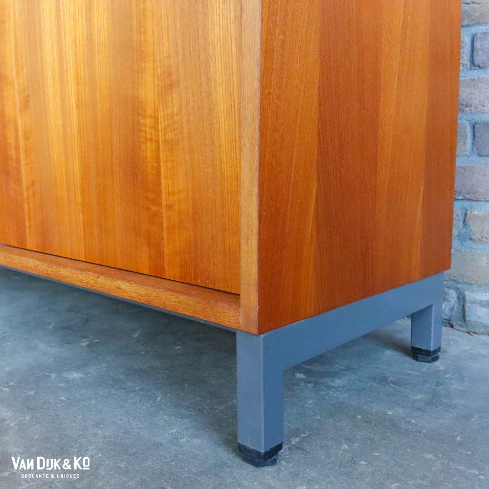 Vintage dressoir op stalen pootjes - Afbeelding 8